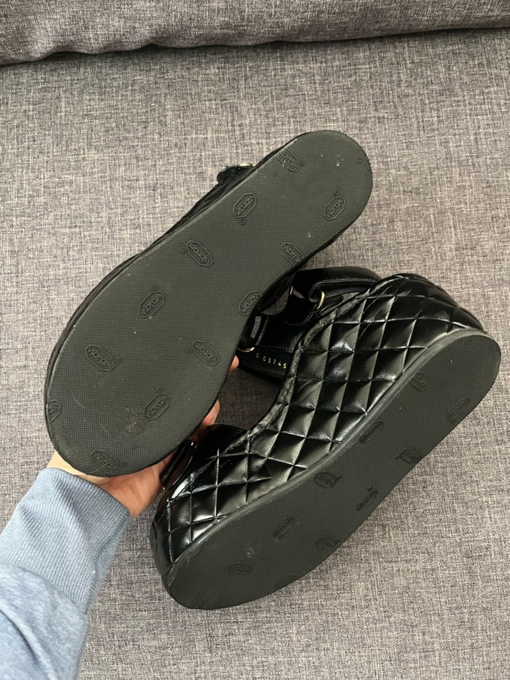 CHANEL Black Quilted Platform Sandals with Gold CC and Logo Straps - Picture 5 of 6